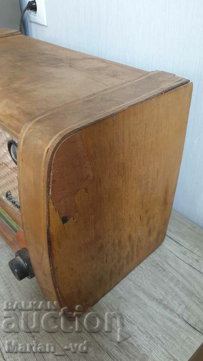 Λάμπα ραδιόφωνο Σεπτέμβριος -1953 με τιμή 100.00 BGN | € 51.13 Λάμπα ραδιόφωνο Σεπτέμβριος -1953 με τιμή 100.00 BGN | € 51.13