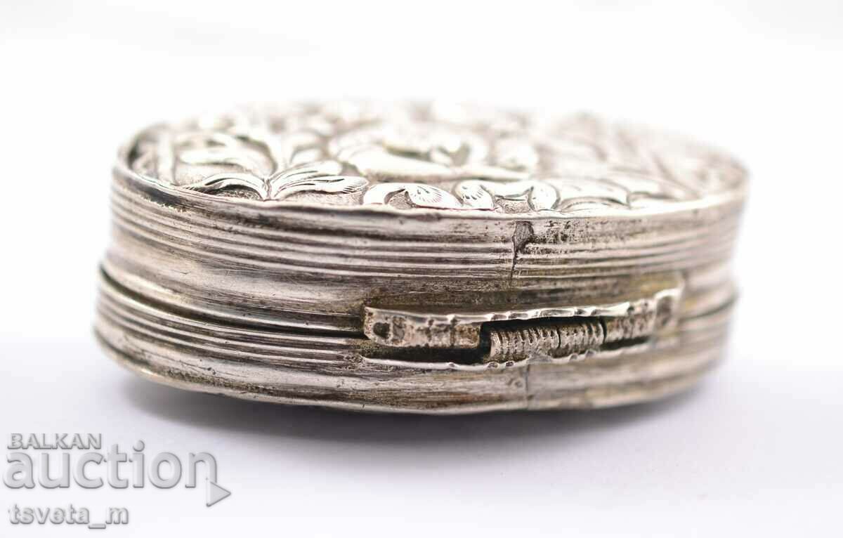 Antique silver snuff box 46.2 g. - 5 Antique silver snuff box 46.2 g. - 5