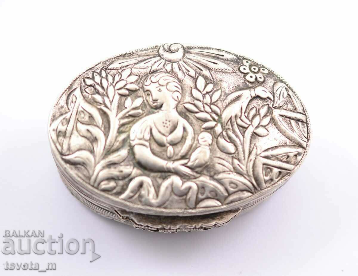 Antique silver snuff box 46.2 g. Antique silver snuff box 46.2 g.