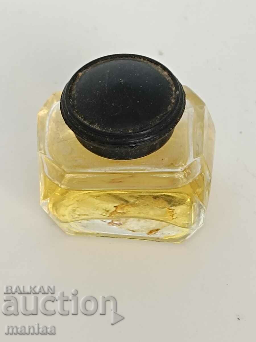 Delivery of Original French perfume Delivery of Original French perfume