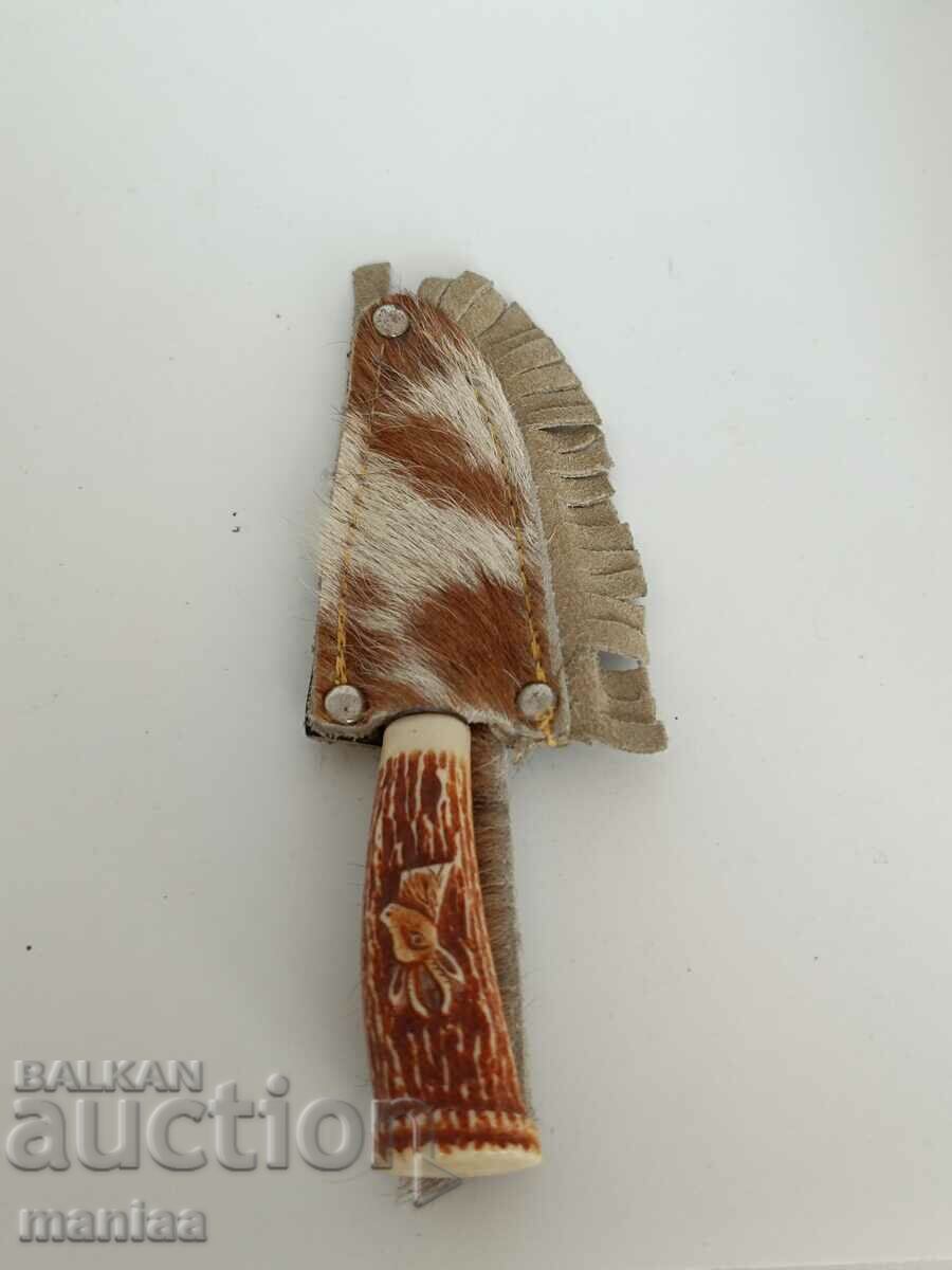 Малък ловен нож с цена 25.00 лв. | € 12.78 Малък ловен нож с цена 25.00 лв. | € 12.78