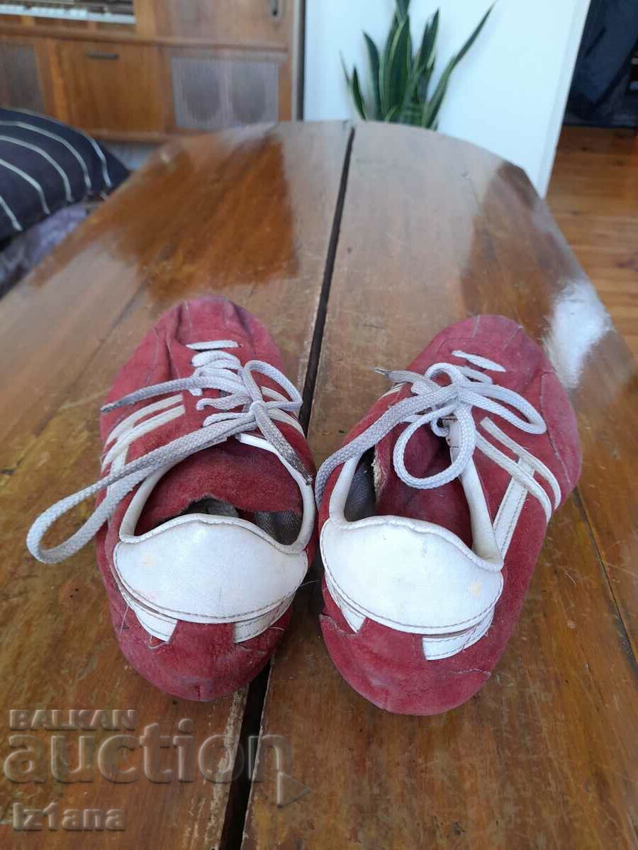 Old Spikes with price 33.00 BGN | € 16.87