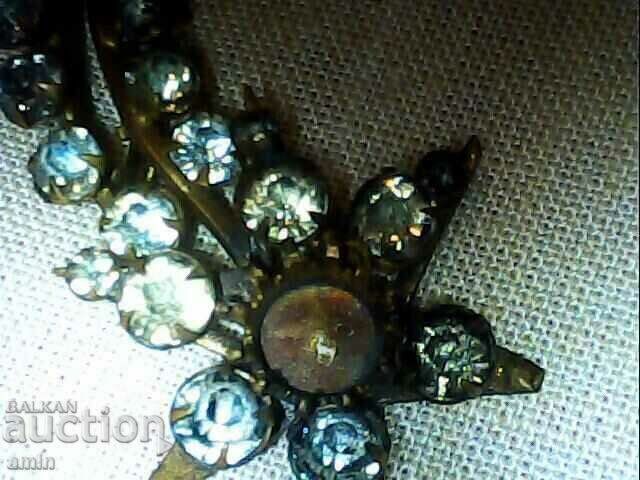 gold-plated brooch with crystals with price 10.00 BGN | € 5.11 gold-plated brooch with crystals with price 10.00 BGN | € 5.11