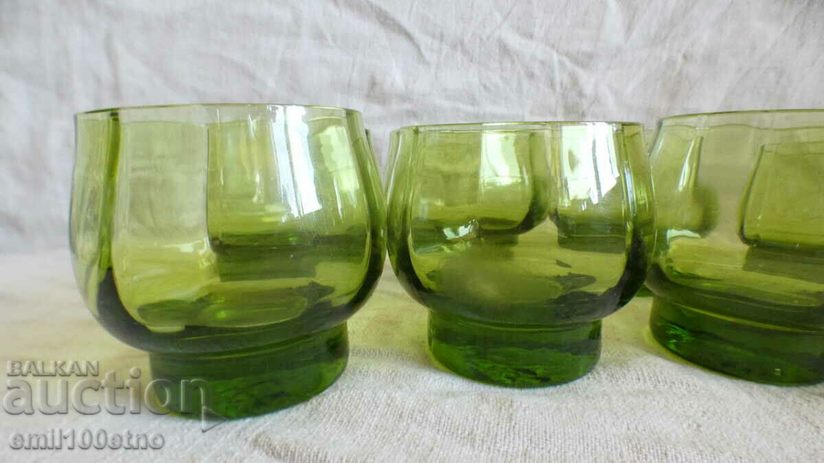 Σετ σέρβις απεριτίφ 8 ποτήρια πράσινο ποτήρι με τιμή 24.00 BGN | € 12.27 Σετ σέρβις απεριτίφ 8 ποτήρια πράσινο ποτήρι με τιμή 24.00 BGN | € 12.27