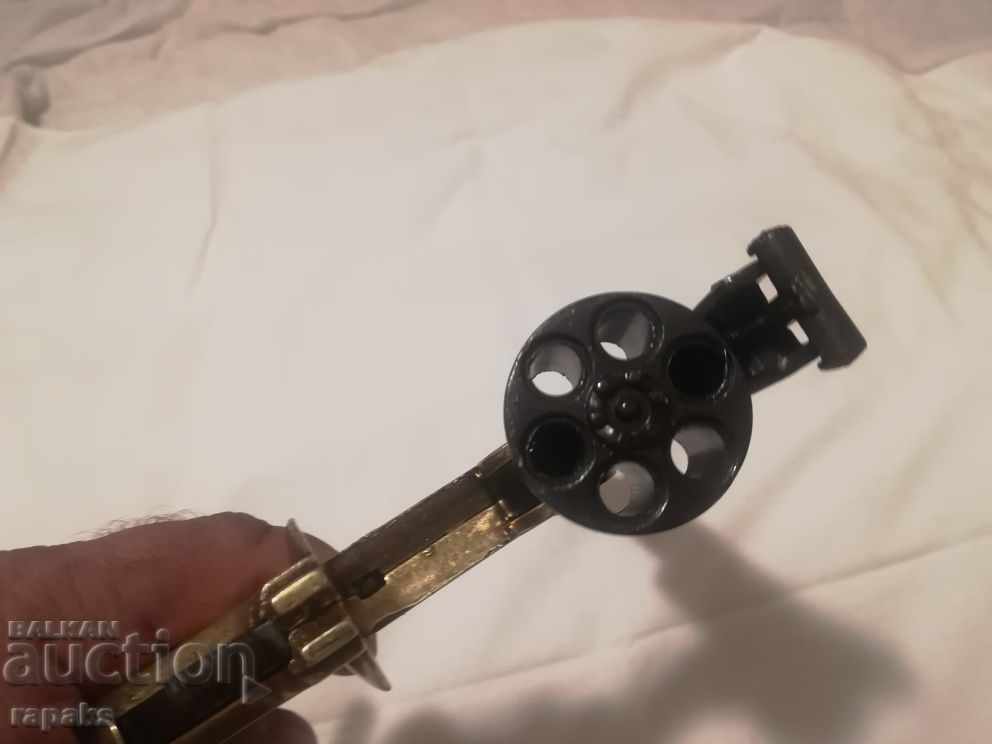 Auction Oversized Revolver Smith&Wesson-69 Army Pistol. Replica Auction Oversized Revolver Smith&Wesson-69 Army Pistol. Replica