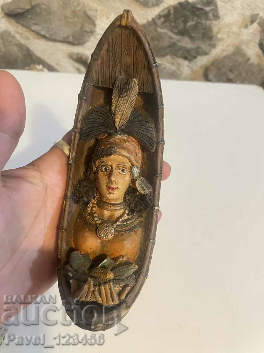 Figure-unknown material with price € 15.00 | 29.34 BGN