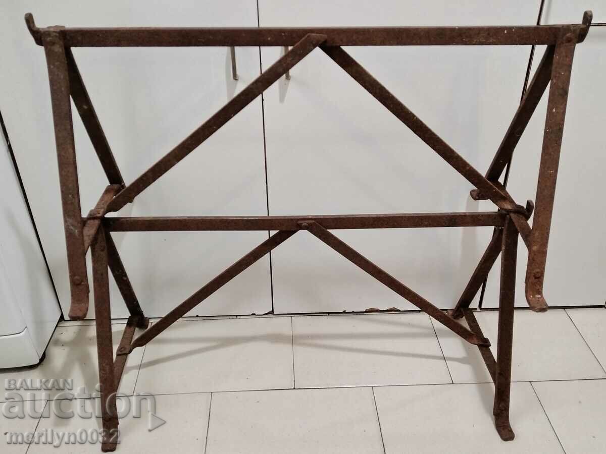 Auction Wrought stands 2 pieces for spinning pig iron Auction Wrought stands 2 pieces for spinning pig iron