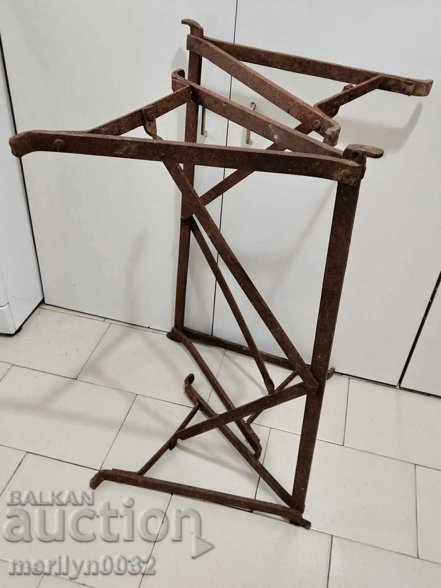 Delivery of Wrought stands 2 pieces for spinning pig iron Delivery of Wrought stands 2 pieces for spinning pig iron