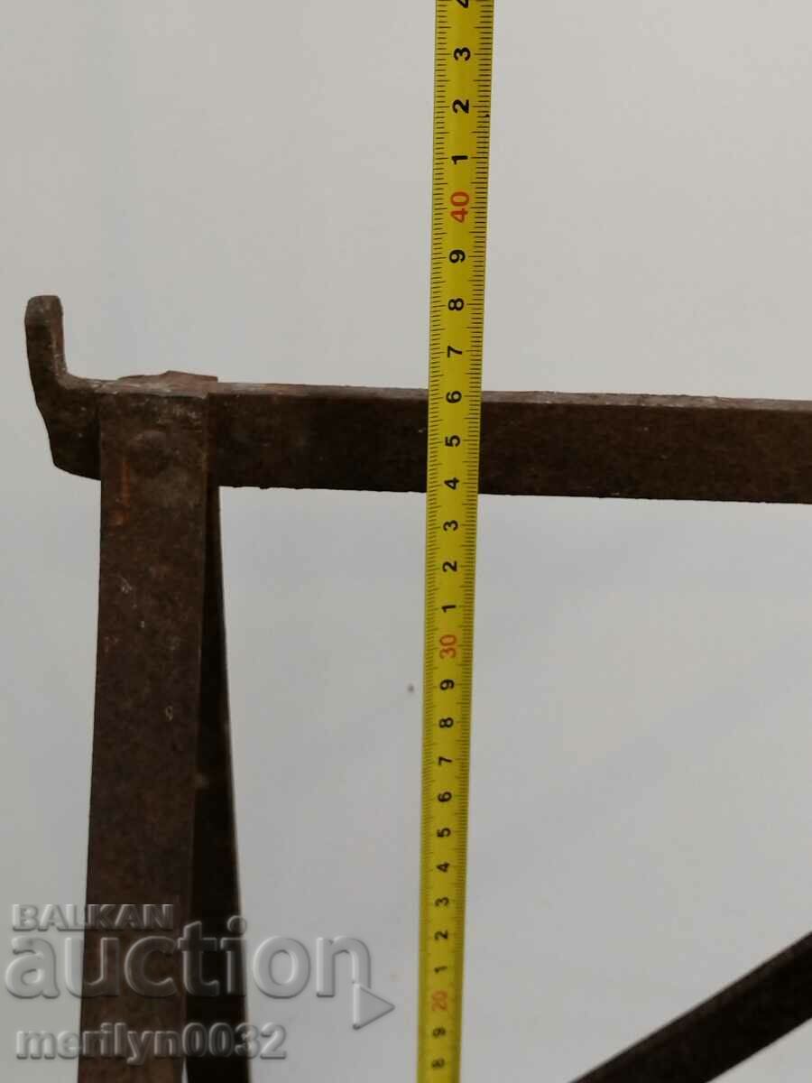 Wrought stands 2 pieces for spinning pig iron - 6 Wrought stands 2 pieces for spinning pig iron - 6