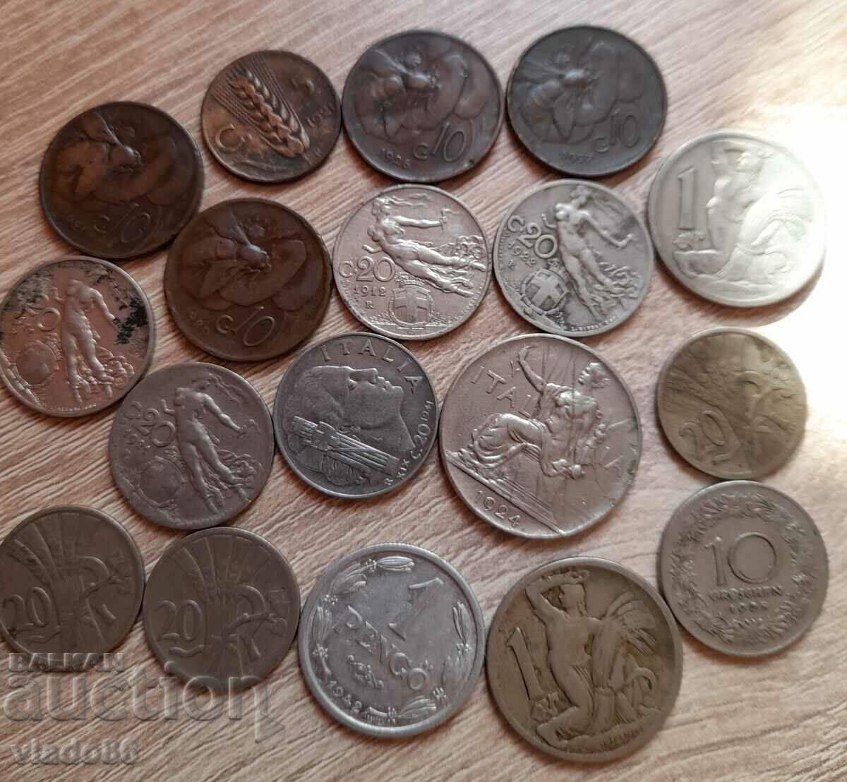 O mulțime de monede vechi italiene, cehe, austriece