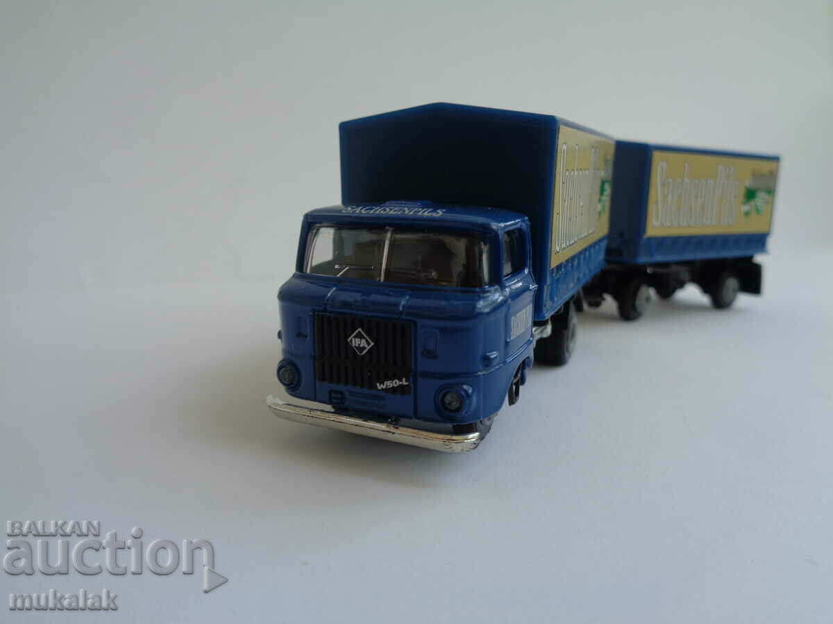 GRELL 1:87 H0 IFA IFA CAMION JUCĂRIE MODEL cu preț 20.00 BGN | € 10.23