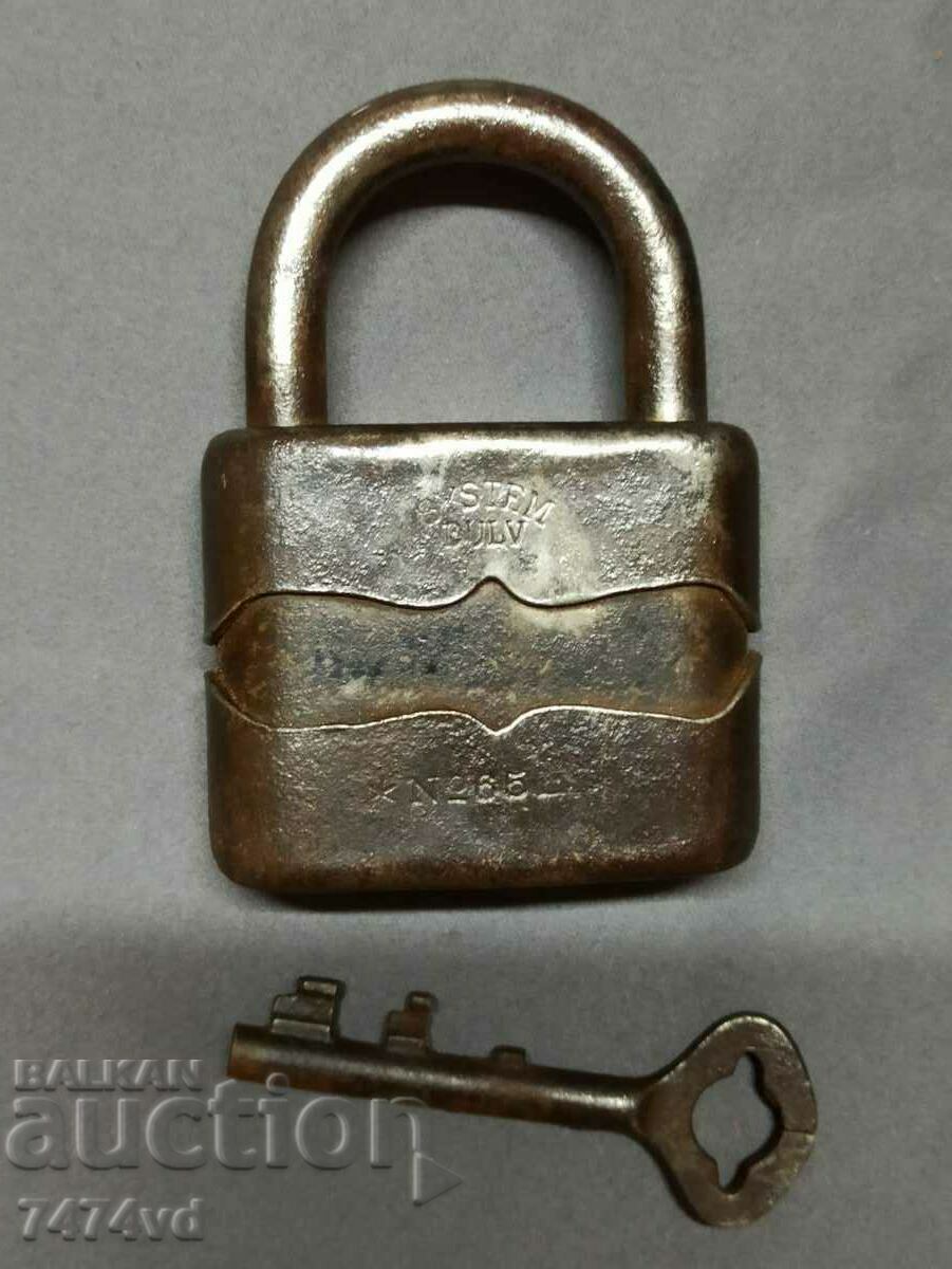 RARE ANTIQUE SOLID LARGE PADLOCK -SYSTEM DULV 65