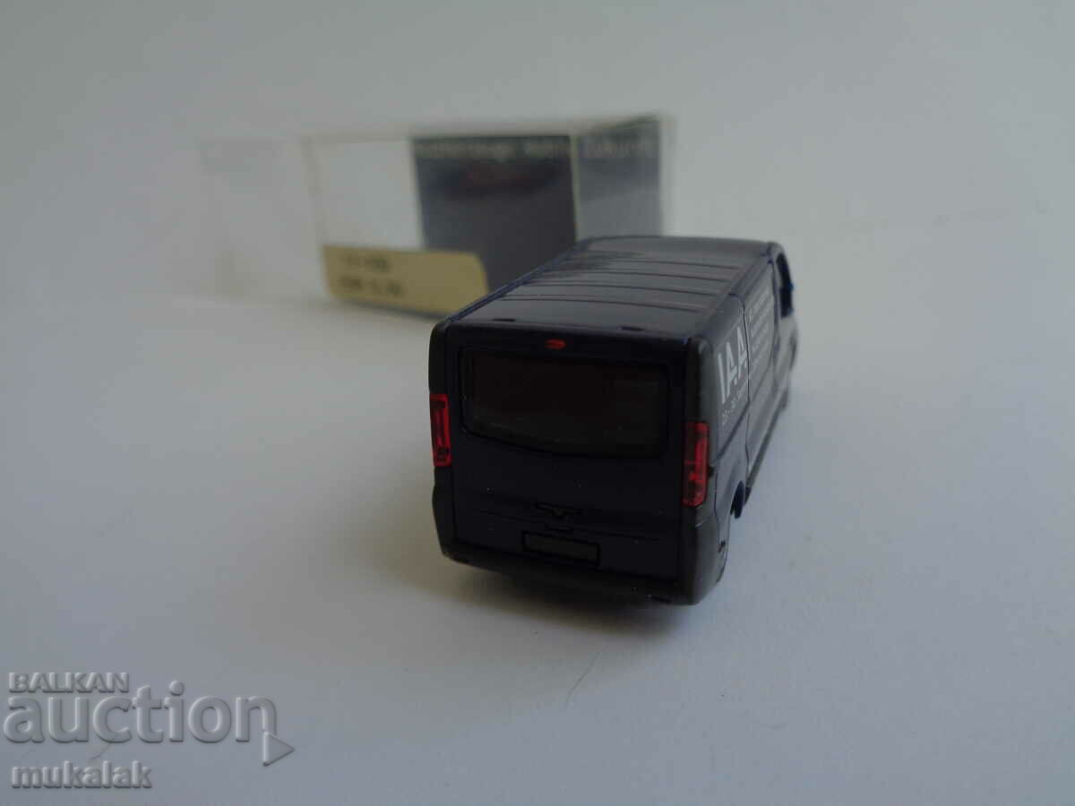 Delivery of RIETZE 1:87 H0 OPEL VIVARO TOY CAR MODEL Delivery of RIETZE 1:87 H0 OPEL VIVARO TOY CAR MODEL