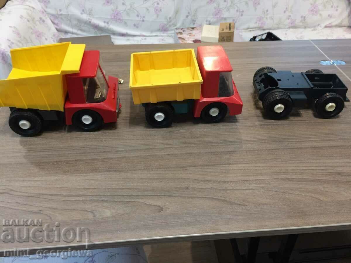 Delivery of Children's toys mechanized by the soca. Delivery of Children's toys mechanized by the soca.