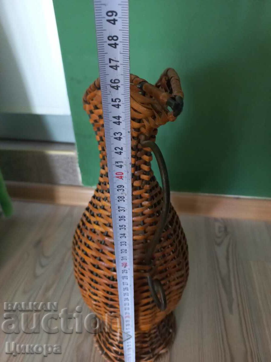Auction  OLD WICKED VASE BASKET