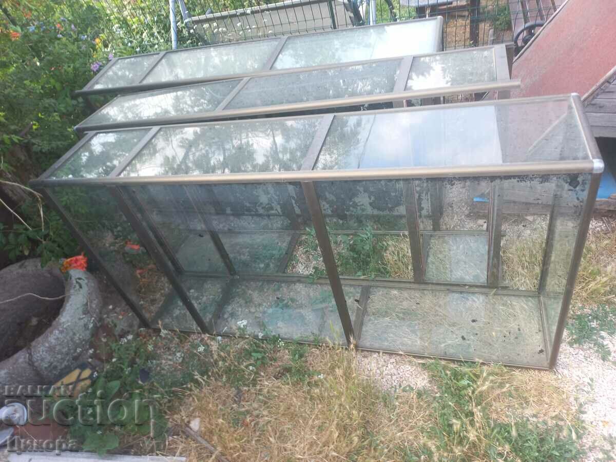 Auction ALUMINUM GLASS SHOWCASE-5 pcs. Auction ALUMINUM GLASS SHOWCASE-5 pcs.