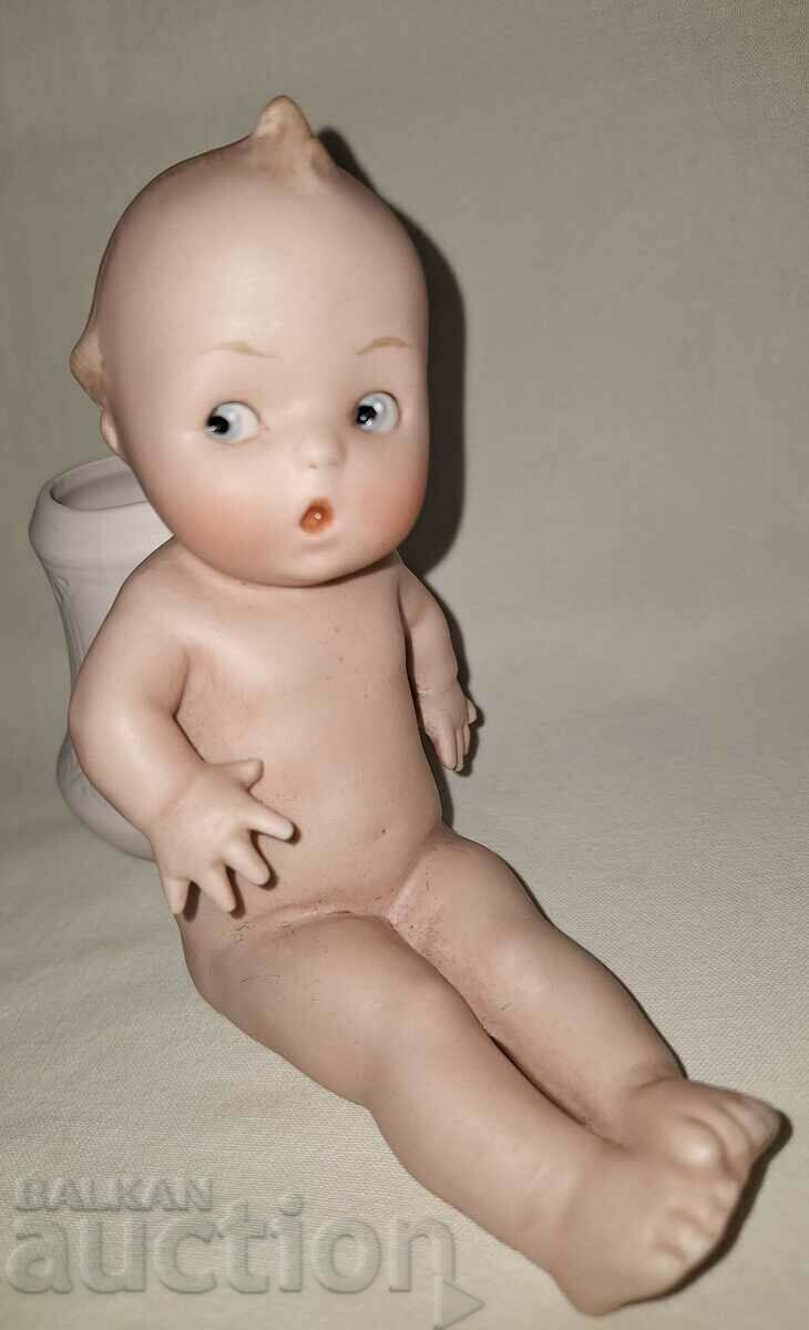 Delivery of Old porcelain figure bisvit vase Delivery of Old porcelain figure bisvit vase