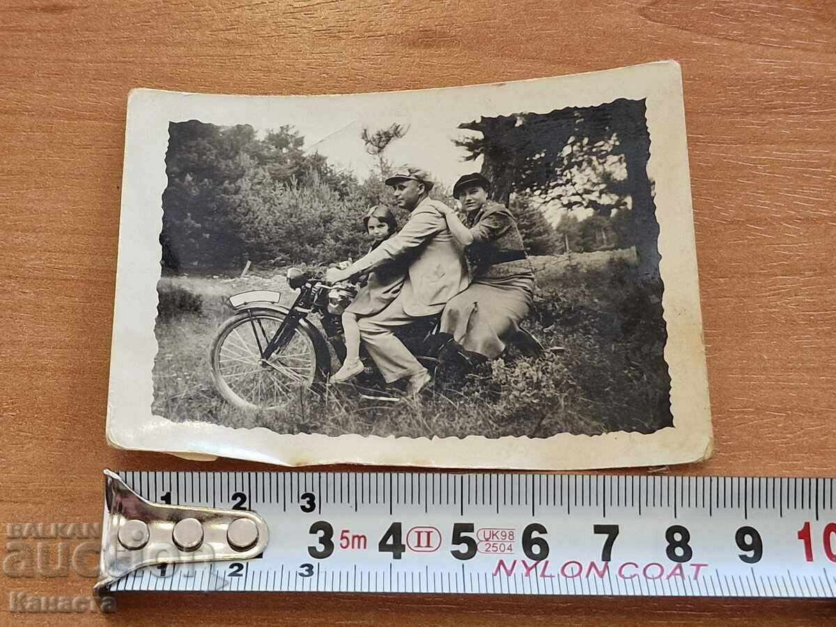 Φωτογραφία ποδηλάτης από το 1937 K421