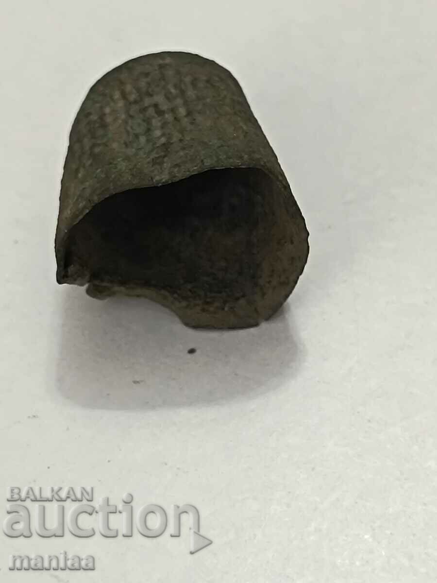 Old thimble with price 9.99 BGN | € 5.11 Old thimble with price 9.99 BGN | € 5.11