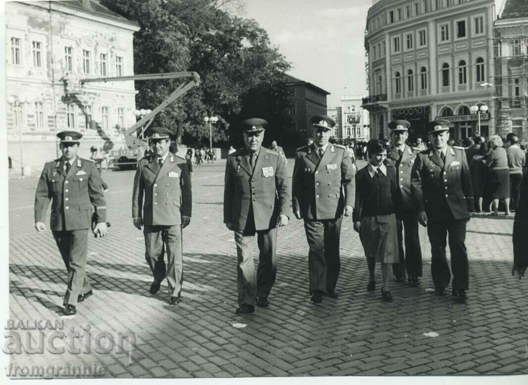 Socialist generals in front of the Palace of Yellow Pavements