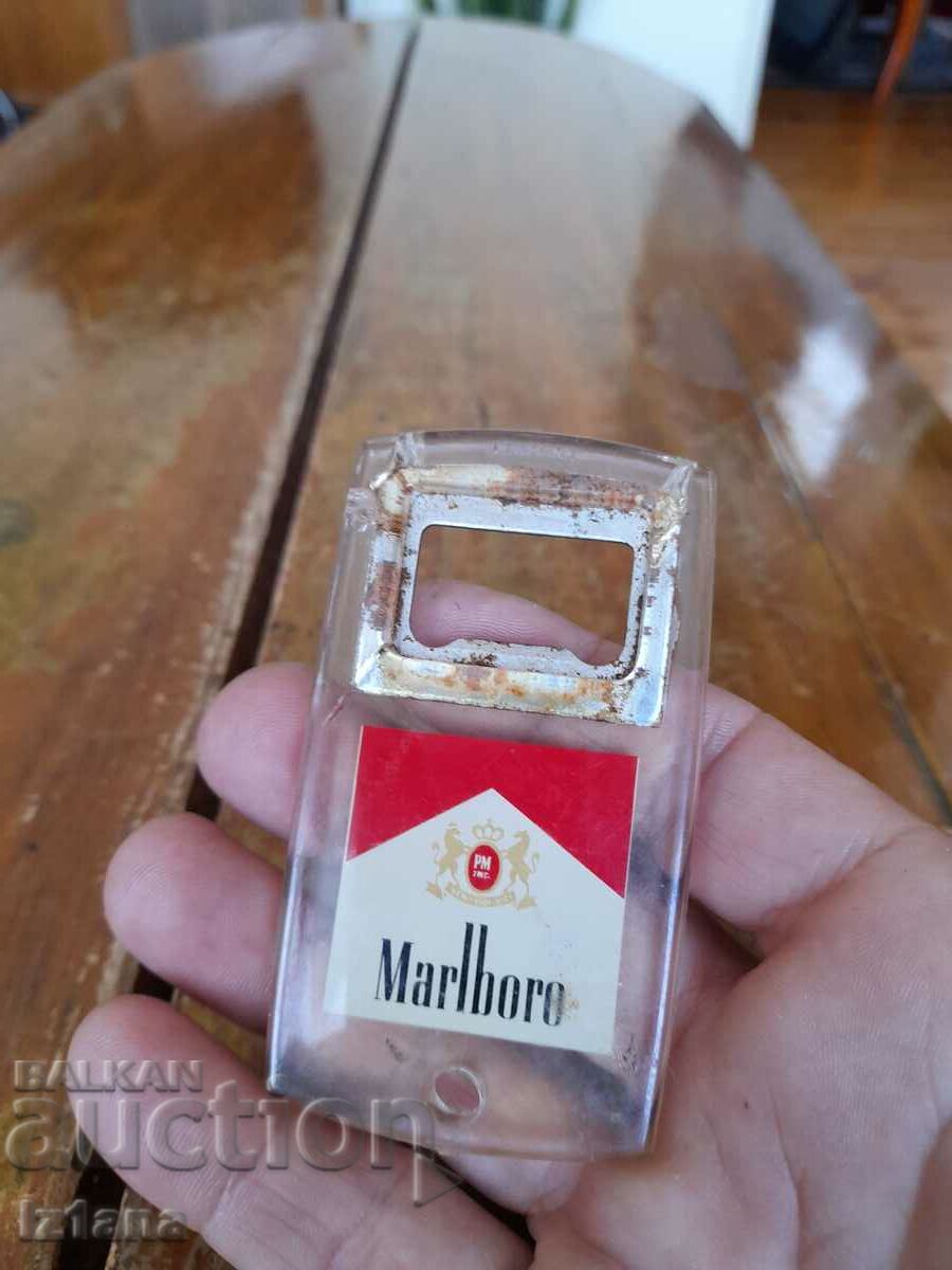 Ένα παλιό ανοιχτήρι Marlboro με τιμή 27.00 BGN | € 13.80 Ένα παλιό ανοιχτήρι Marlboro με τιμή 27.00 BGN | € 13.80