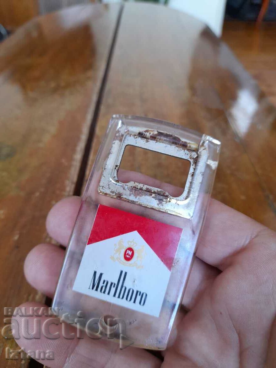 Δημοπρασία Ένα παλιό ανοιχτήρι Marlboro Δημοπρασία Ένα παλιό ανοιχτήρι Marlboro