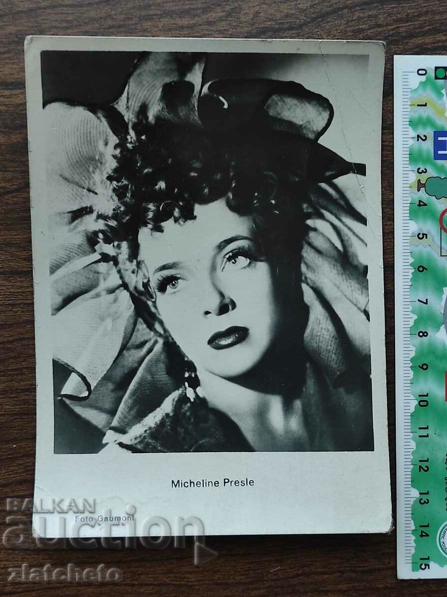Postcard before artists - Micheline Presle
