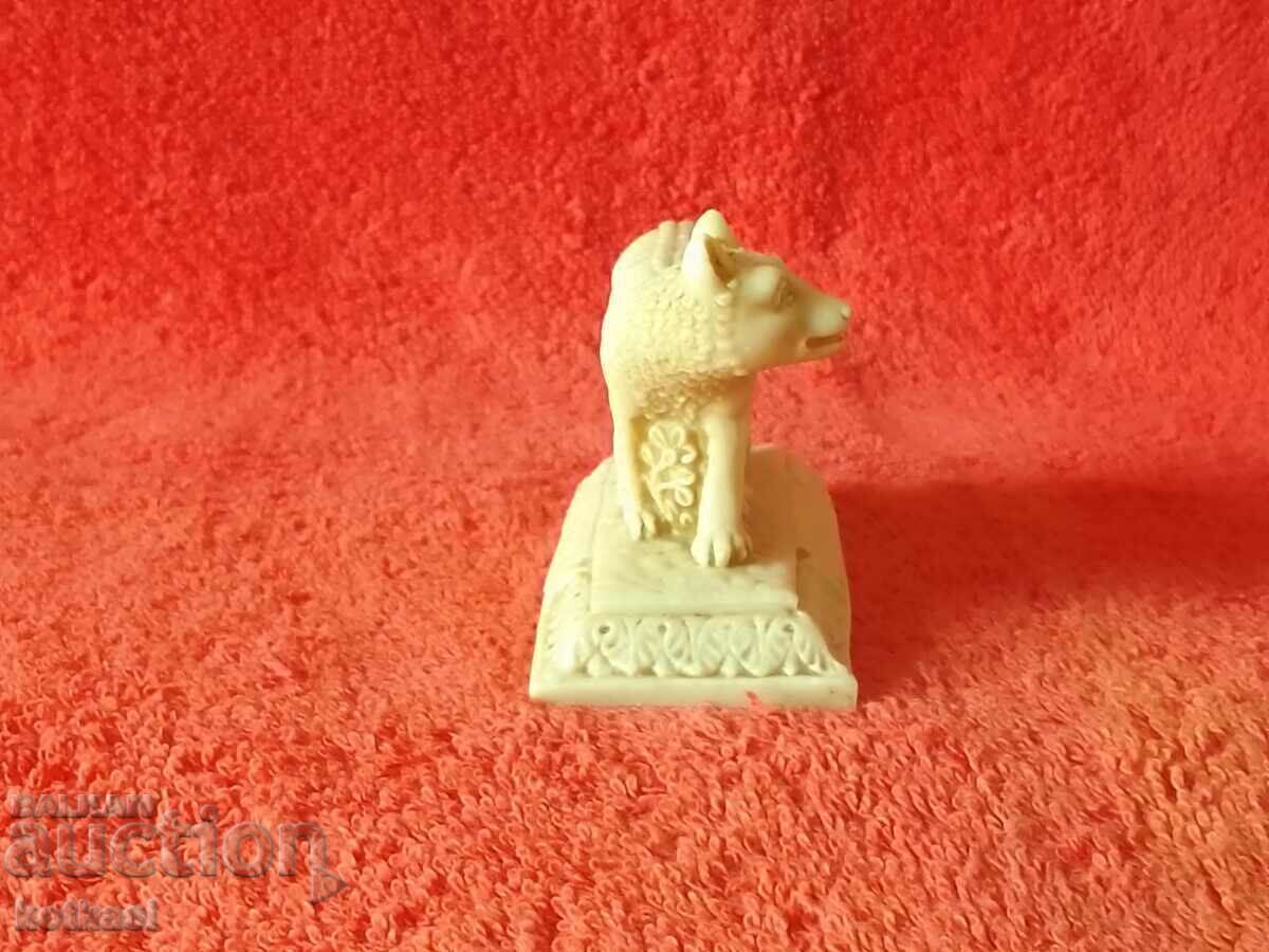 Figure Sculpture Capitoline She-wolf Romulus and Remus alabaster - 5 Figure Sculpture Capitoline She-wolf Romulus and Remus alabaster - 5