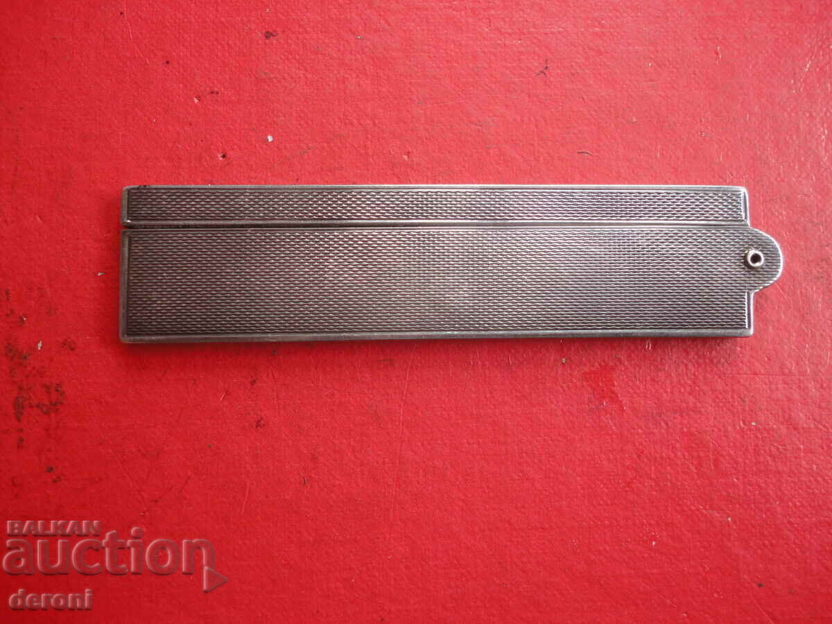 Υπέροχη ασημένια χτένα σε θήκη