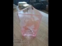 Стъклена,триъгълна ваза,Розова с пеперудии