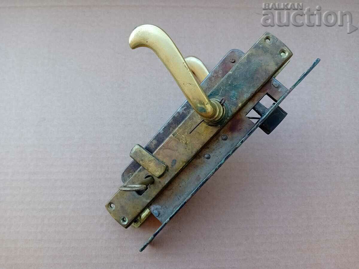 antique urban bronze lock key Vulkan Stalin FIVE-POINT with price 71.00 BGN | € 36.30 antique urban bronze lock key Vulkan Stalin FIVE-POINT with price 71.00 BGN | € 36.30