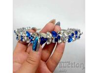 Diadem with dark blue and white stones