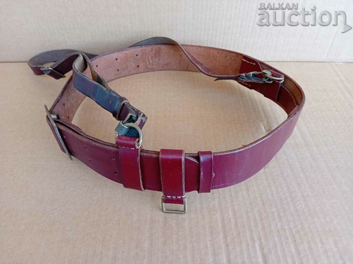 Auction red staff officer's belt with buckle and carrier Auction red staff officer's belt with buckle and carrier