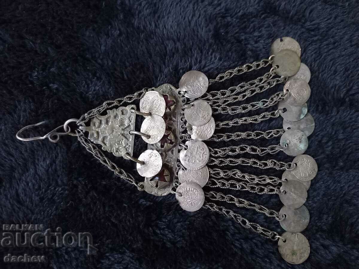 Delivery of Old Silver Revival-era filigree brooch ornament costume 19th Century Delivery of Old Silver Revival-era filigree brooch ornament costume 19th Century