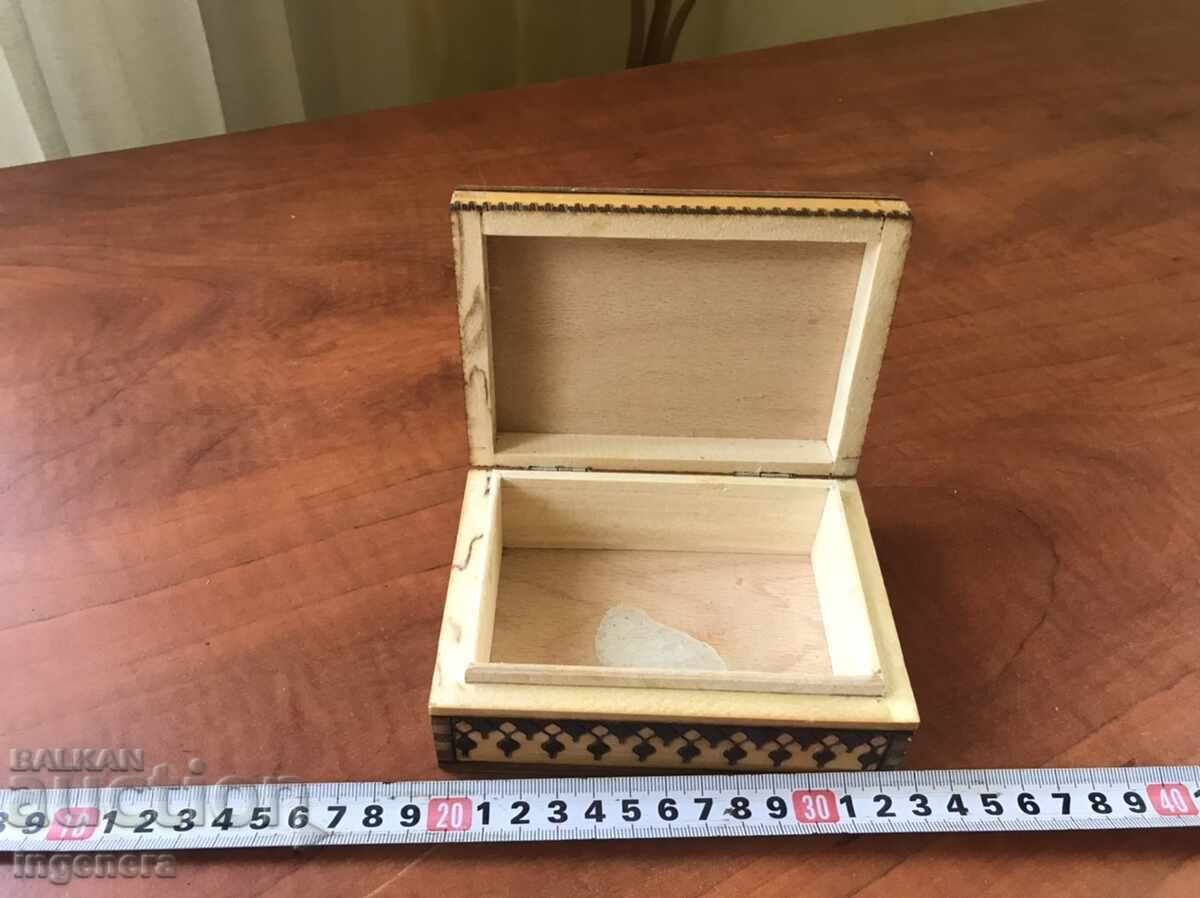 Δημοπρασία ΚΟΥΤΙ ΞΥΛΟ ΠΥΡΟΓΡΑΦΙΚΟ ΣΧΕΔΙΟ ΑΝΤΙΚΕ ΑΠΟ SOCA MOSTRA Δημοπρασία ΚΟΥΤΙ ΞΥΛΟ ΠΥΡΟΓΡΑΦΙΚΟ ΣΧΕΔΙΟ ΑΝΤΙΚΕ ΑΠΟ SOCA MOSTRA