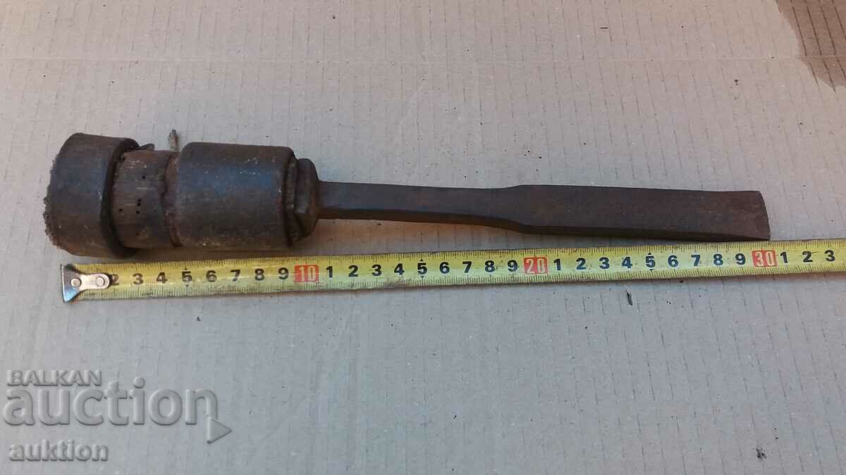 Delivery of CARPENTER'S CHISEL Delivery of CARPENTER'S CHISEL