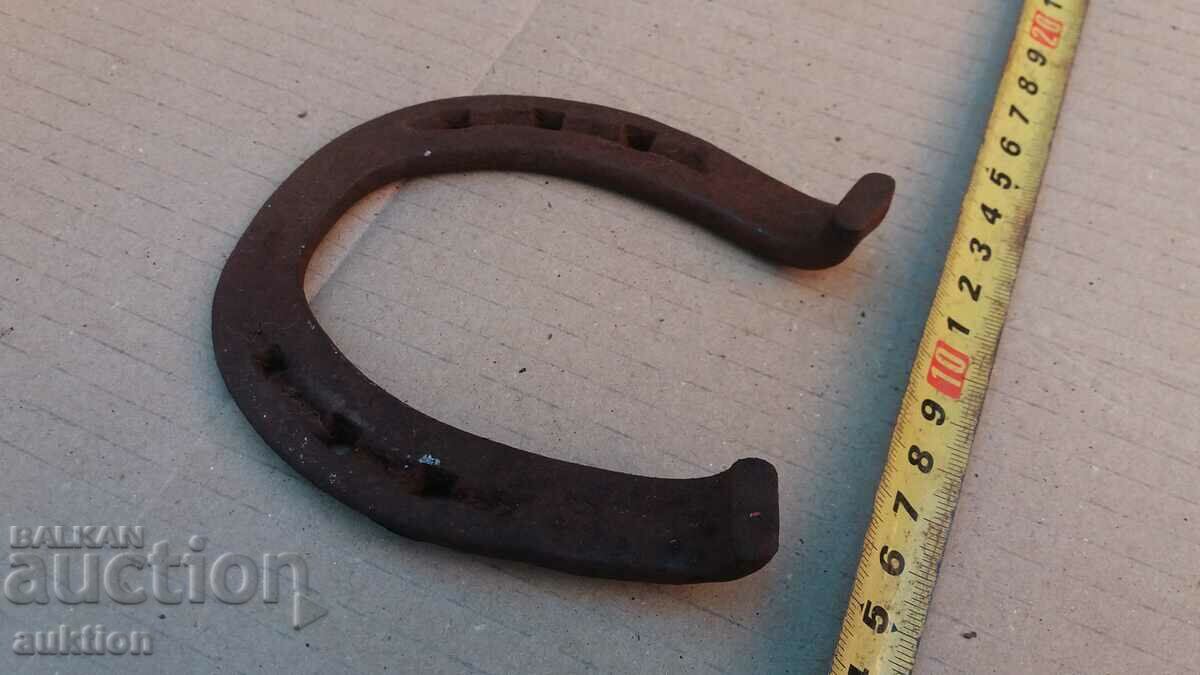 OLD HORSESHOE - 5 OLD HORSESHOE - 5