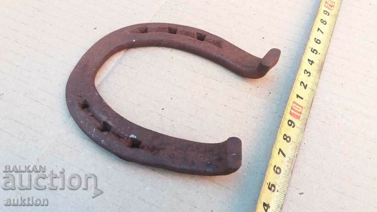 OLD HORSESHOE - 6 OLD HORSESHOE - 6