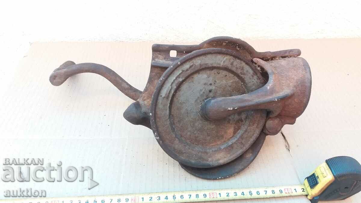 WORKING MACHINE FOR DROPPING CORN - 6 WORKING MACHINE FOR DROPPING CORN - 6