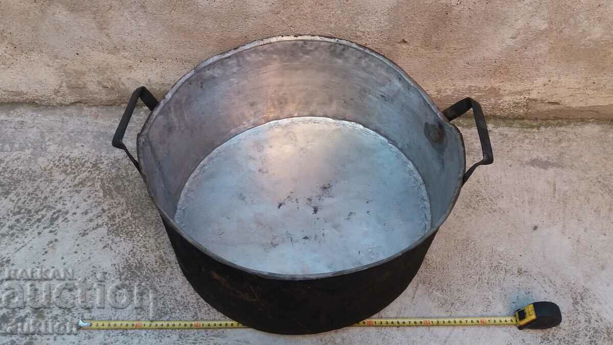 HUGE PAN FOR LUTENITSA, BOILING JARS, ETC.