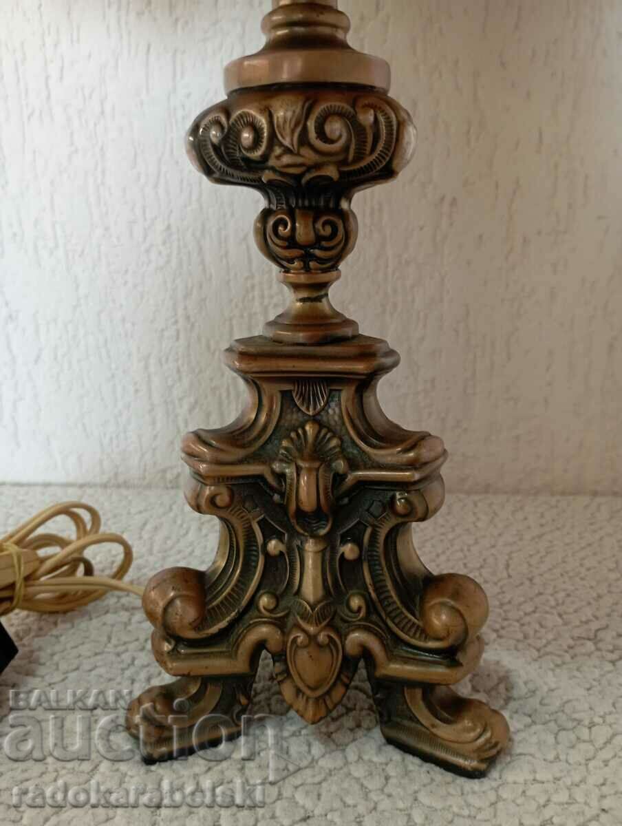 Large solid bronze lamp with leather shade with price 159.90 BGN | € 81.76 Large solid bronze lamp with leather shade with price 159.90 BGN | € 81.76