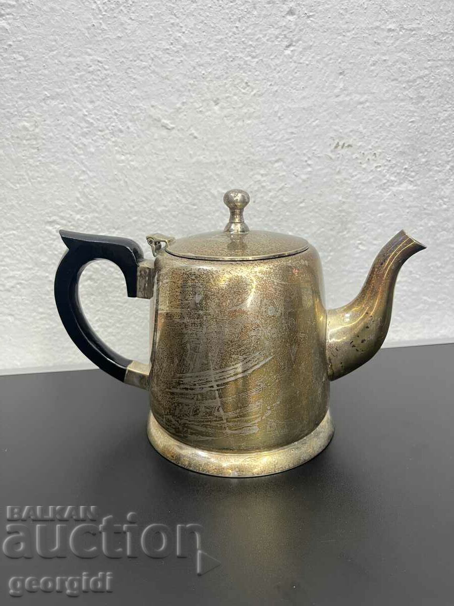 English silver plated teapot. #5584