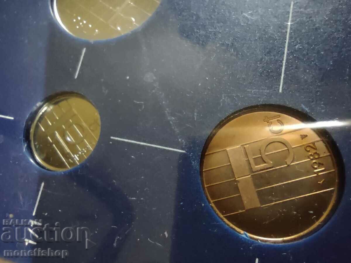 Delivery of Coins Netherlands Complete set 1982