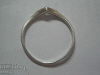 Silver ladies delicate ring.