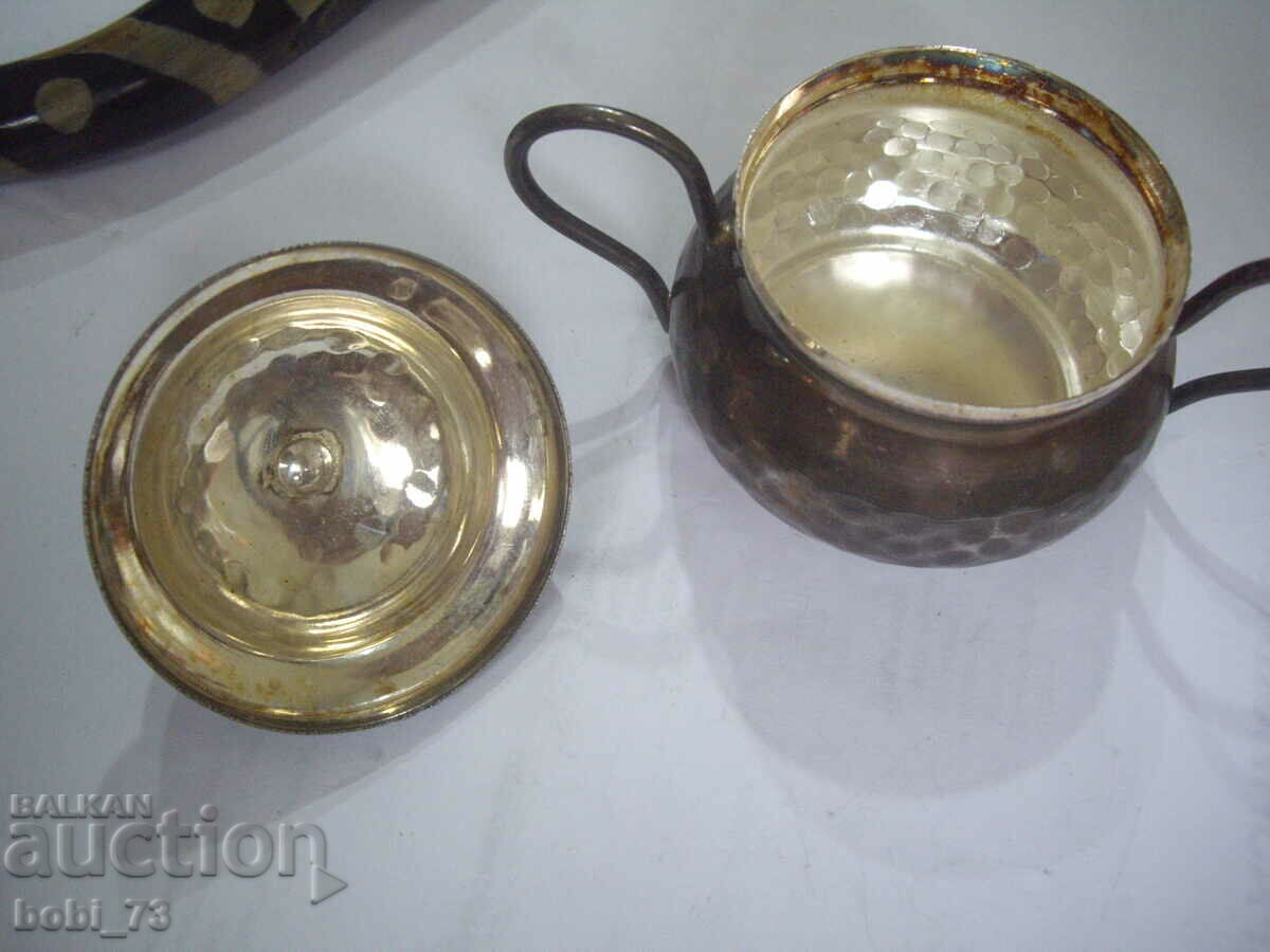 Auction An old metal pot. Auction An old metal pot.