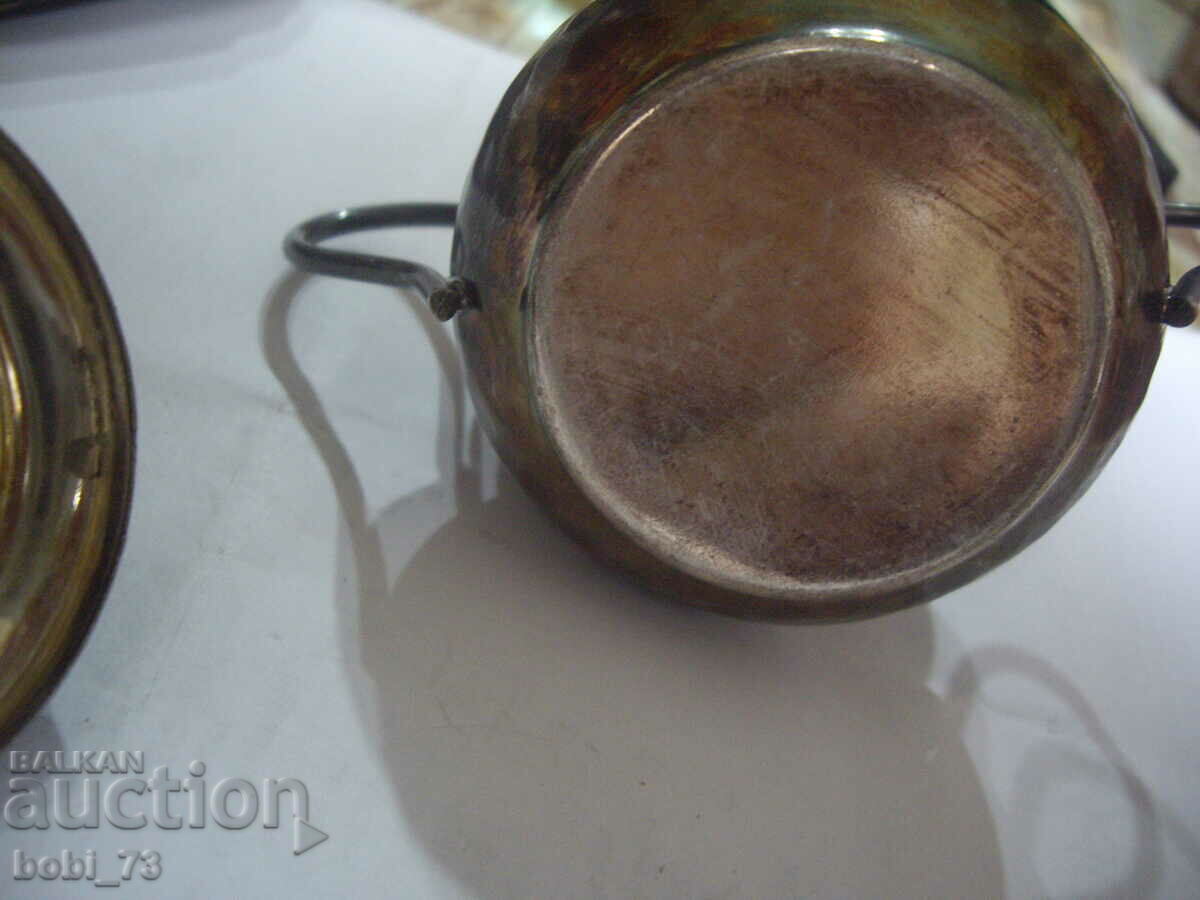 Delivery of An old metal pot. Delivery of An old metal pot.