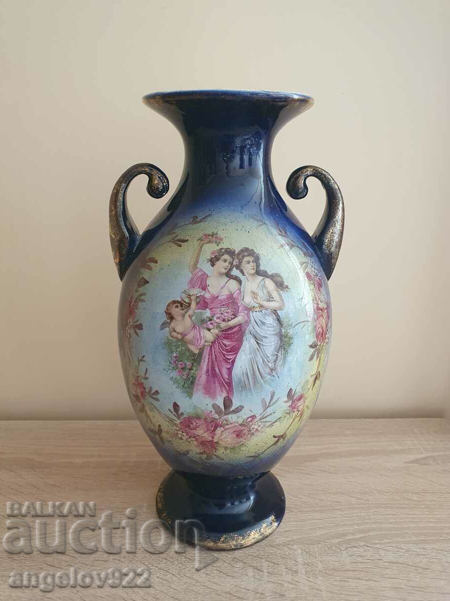 A large beautiful porcelain vase!
