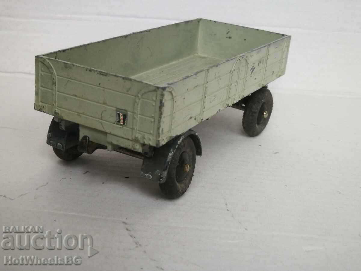 Delivery of DINKY TOYS Meccano Ltd-No 428 Trailer