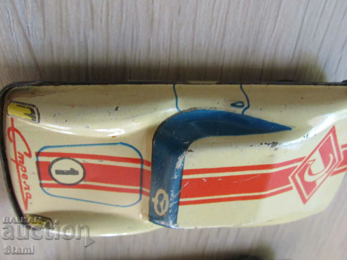 Delivery of Collectible metal cart Delivery of Collectible metal cart