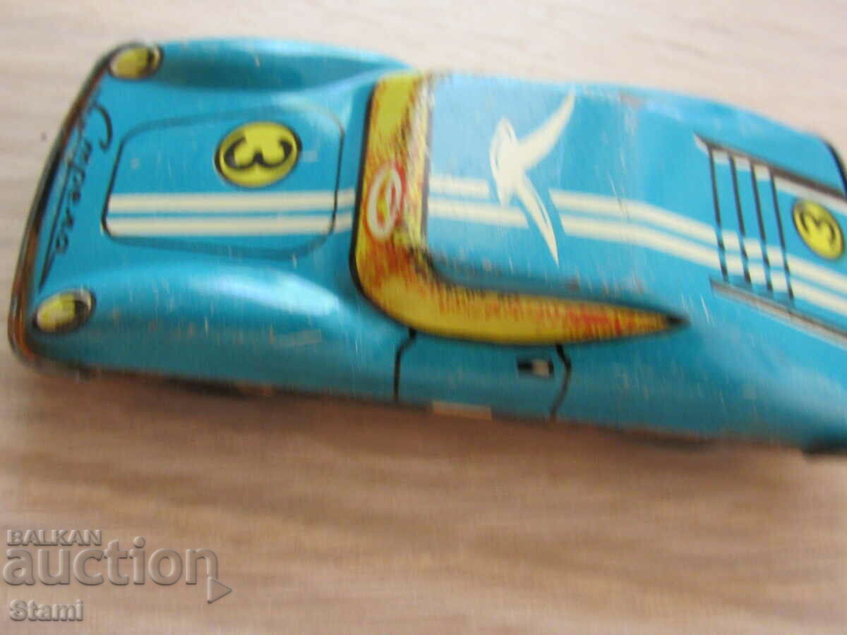 Auction Collectible metal cart Auction Collectible metal cart